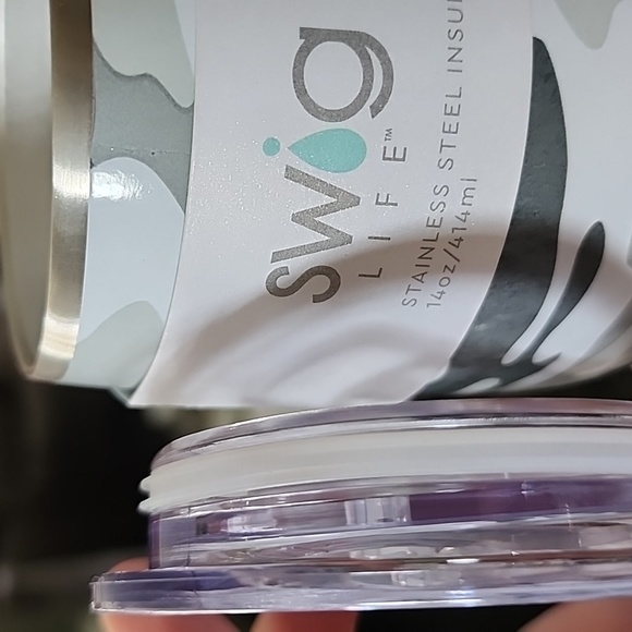 NWT Swig Life 14oz Stemless Insulated Tumbler- Discontinued Color Incognito Camo - Picture 4 of 8